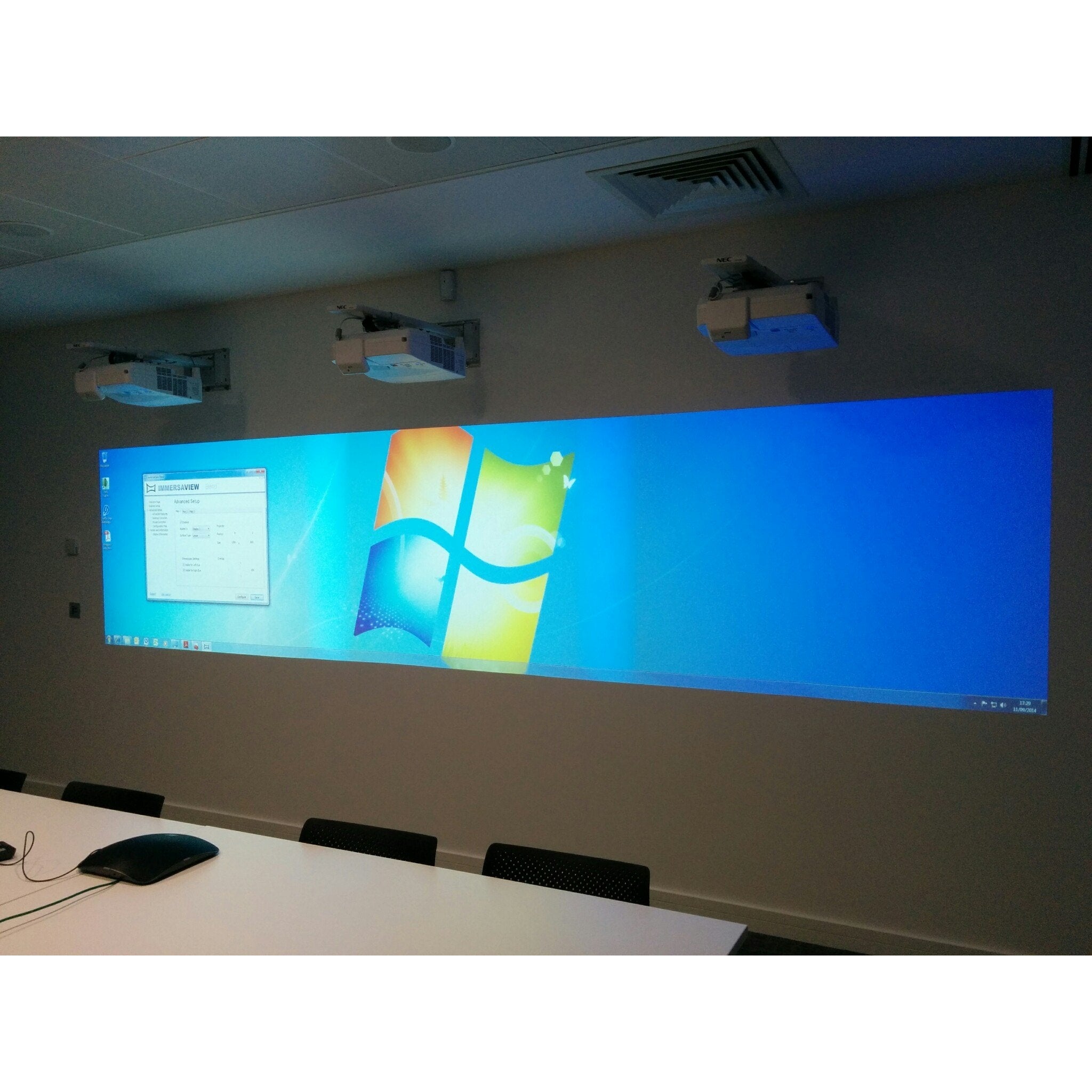 Cybernetyx Interactive Edge-Blended Interactive Projection Wall